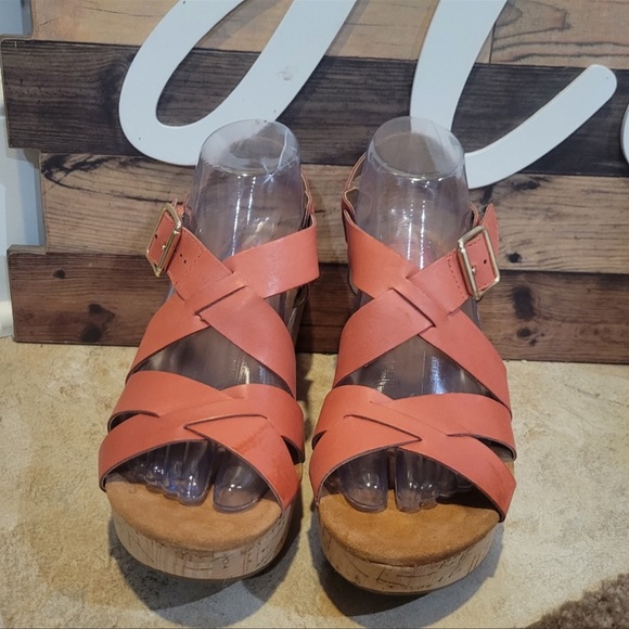 Clarks Artisan Leather Caslynn Cheryl Cork Wedge Salmon Coral - Picture 2 of 4